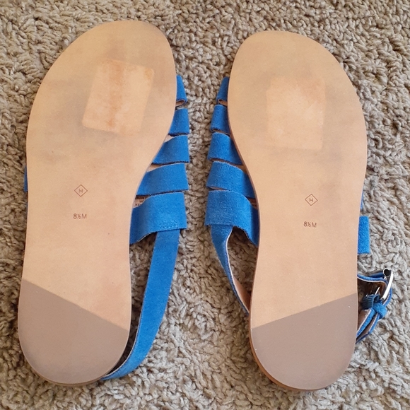 New NWOT Suede Leather Halogen Sandals - Picture 4 of 5